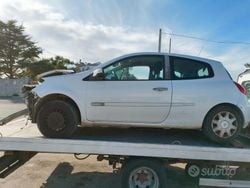 Bianco Usata 2010 Renault Clio II Due volumi | 1500 € (Super prezzo)