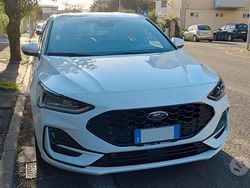Bianco Usata 2023 Ford Focus ST-Line X Tre volumi | 20.500 € (Ottimo prezzo)
