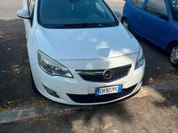 Bianco Usata 2011 Opel Astra Enjoy Station wagon | 4000 € (Buon prezzo)