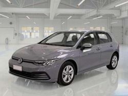 Grigio Usata 2022 VW Golf VIII Life Tre volumi | 21.950 € (Buon prezzo)