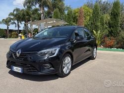 Nero Usata 2022 Renault Clio V Tre volumi | 10.900 € (Buon prezzo)