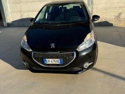Nero Usata 2013 Peugeot 208 Active Due volumi | 4700 € (Ottimo prezzo)