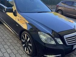 Usata 2011 Mercedes E220 Avantgarde Tre volumi | 8500 € (Buon prezzo)
