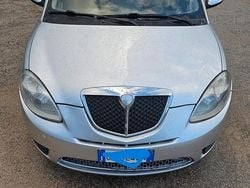 Argento Usata 2011 Lancia Ypsilon Platinum Due volumi | 3200 € (Ottimo prezzo)