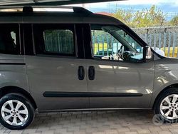 Grigio Usata 2016 Fiat Doblò Lounge Monovolume | 9999 € (Molto cara)