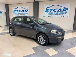 Grigio Usata 2015 Fiat Punto Lounge Tre volumi | 4990 € (Buon prezzo)