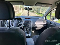 Grigio Usata 2011 Opel Meriva Monovolume | 2200 €