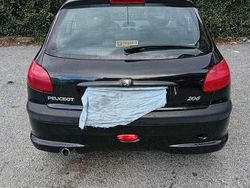 Usata 2003 Peugeot 206 Tre volumi | 3200 € (Molto cara)