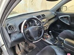 Bianco Usata 2011 Toyota RAV4 Executive SUV | 7000 € (Buon prezzo)
