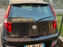 Usata 2005 Fiat Punto Tre volumi | 1100 € (Buon prezzo)