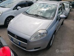 Grigio Usata 2013 Fiat Punto Street Tre volumi | 3790 € (Ottimo prezzo)