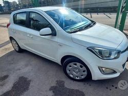 Bianco Usata 2014 Hyundai i20 Edition Tre volumi | 5500 € (Buon prezzo)