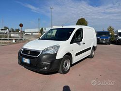 Grigio Usata 2018 Peugeot Partner Premium Monovolume | 5650 € (Super prezzo)