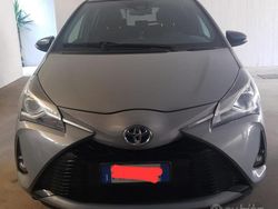 Grigio Usata 2017 Toyota Yaris Hybrid Edition Due volumi | 11.200 € (Buon prezzo)