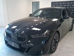 Blu Usata 2023 BMW 520 M Sport Tre volumi | 57.900 € (Buon prezzo)