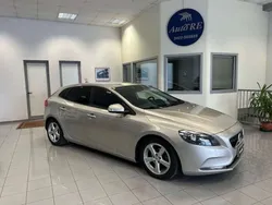 Oro Usata 2018 Volvo V40 Business Edition Station wagon | 11.400 € (Buon prezzo)