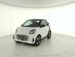 Bodypanels crystal white Usata 2021 Smart ForTwo Electric Drive Passion Cabrio | 15.900 € (Buon prezzo)