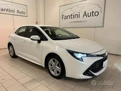 Bianco Usata 2022 Toyota Corolla Business Edition Tre volumi | 17.480 € (Buon prezzo)