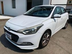 Bianco Usata 2015 Hyundai i20 Style Tre volumi | 6900 € (Ottimo prezzo)