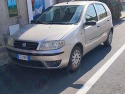 Usata 2005 Fiat Punto Dynamic Tre volumi | 2300 € (Buon prezzo)