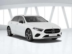 Bianco polare Nuova 2025 Mercedes A180 Tre volumi | 36.460 € (Buon prezzo)