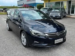 Blu/azzurro Usata 2018 Opel Astra Dynamic Tre volumi | 10.900 € (Ottimo prezzo)