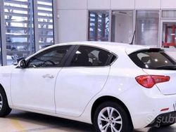 Bianco Usata 2011 Alfa Romeo Giulietta Tre volumi | 5700 € (Ottimo prezzo)