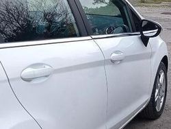 Bianco Usata 2017 Ford Fiesta Due volumi | 8000 € (Buon prezzo)