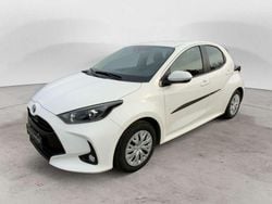 Bianco Usata 2022 Toyota Yaris Hybrid Active Tre volumi | 17.500 € (Buon prezzo)