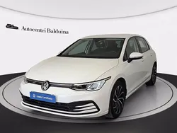 Bianco Usata 2022 VW Golf VIII Life Tre volumi | 22.600 € (Buon prezzo)