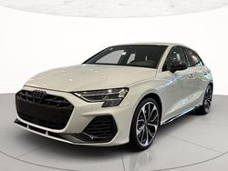 Bianco ghiaccio metallizzato Usata 2025 Audi A3 Ambiente | 55.900 €