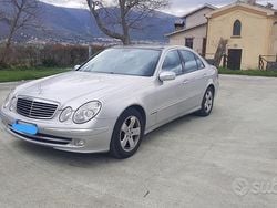 Grigio Usata 2004 Mercedes E270 Tre volumi | 6000 € (Molto cara)
