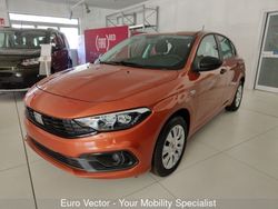 Arancione Nuova 2025 Fiat Tipo Due volumi | 22.500 € (Buon prezzo)