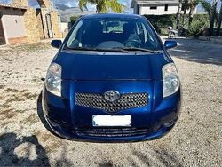 Blu Usata 2007 Toyota Yaris Tre volumi | 4800 € (Buon prezzo)