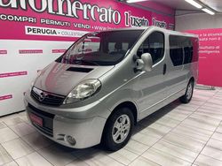 Argento Usata 2011 Opel Vivaro Monovolume | 11.400 € (Buon prezzo)