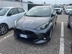 Grigio Usata 2022 Toyota Yaris Active Tre volumi | 10.900 € (Ottimo prezzo)