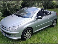 Usata 2005 Peugeot 206 CC Cabrio | 3950 € (Molto cara)