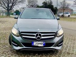 Grigio Usata 2015 Mercedes B180 Monovolume | 9500 € (Buon prezzo)