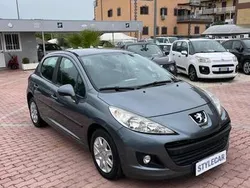 Grigio Usata 2009 Peugeot 207 Active Tre volumi | 3900 € (Buon prezzo)
