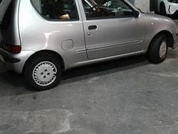 Grigio Usata 2003 Fiat 600 Tre volumi | 1400 € (Buon prezzo)