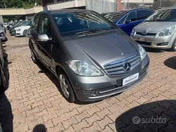 Grigio Usata 2011 Mercedes A160 Edition Tre volumi | 5300 € (Buon prezzo)