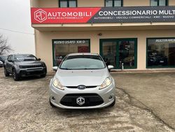 Argento Usata 2010 Ford Fiesta Titanium Tre volumi | 5000 € (Buon prezzo)