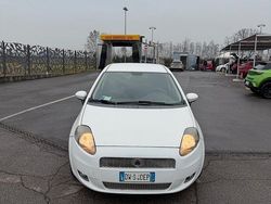 Usata 2009 Fiat Grande Punto Due volumi | 2500 €