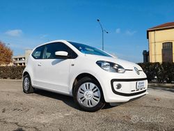 Bianco Usata 2013 VW up! Due volumi | 5900 € (Buon prezzo)