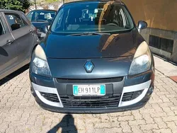 Grigio Usata 2011 Renault Scénic III Luxe Monovolume | 4000 € (Buon prezzo)