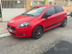 Rosso Usata 2009 Fiat Grande Punto Due volumi | 3000 € (Buon prezzo)