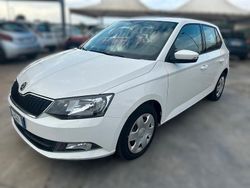 Bianco Usata 2015 Skoda Fabia Ambition Tre volumi | 6600 € (Molto cara)