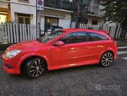 Rosso Usata 2005 Opel Astra GTC Coupé | 3500 € (Buon prezzo)