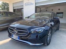 Nero Usata 2023 Mercedes E200 Business Tre volumi | 39.900 € (Buon prezzo)