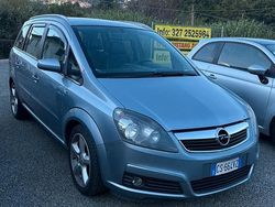 Grigio Usata 2006 Opel Zafira Monovolume | 4500 € (Molto cara)